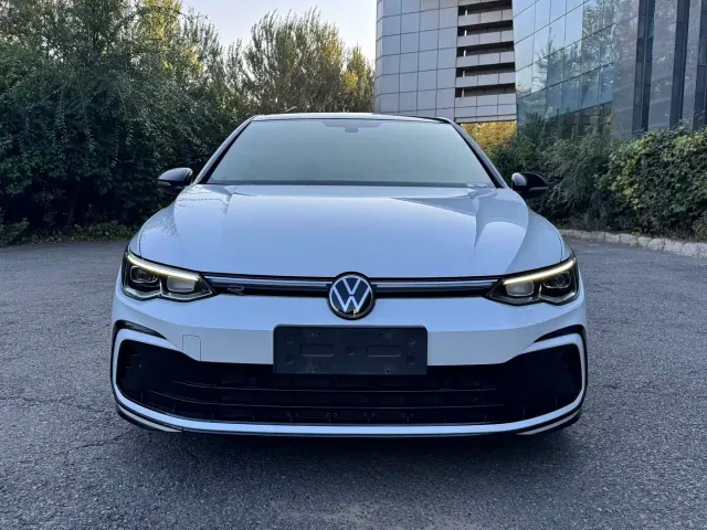 Volkswagen Golf — Фото автомобиля 3