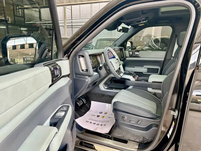BYD FangChengBao Leopard 5 — Фото автомобиля 6
