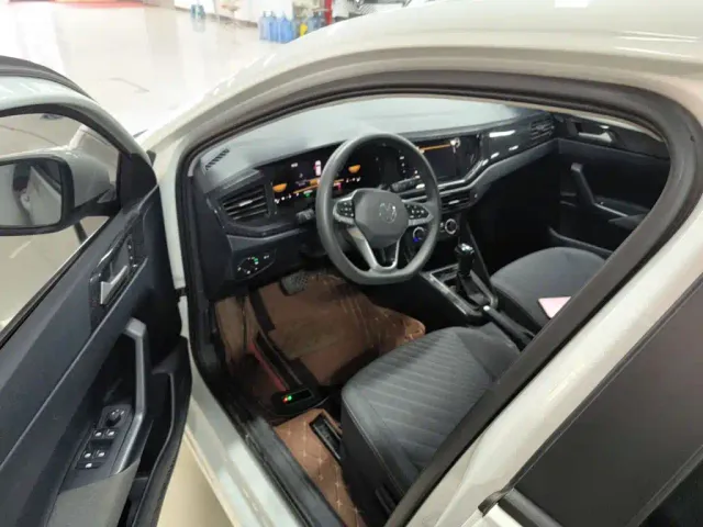 Volkswagen Lavida — Фото автомобиля 15