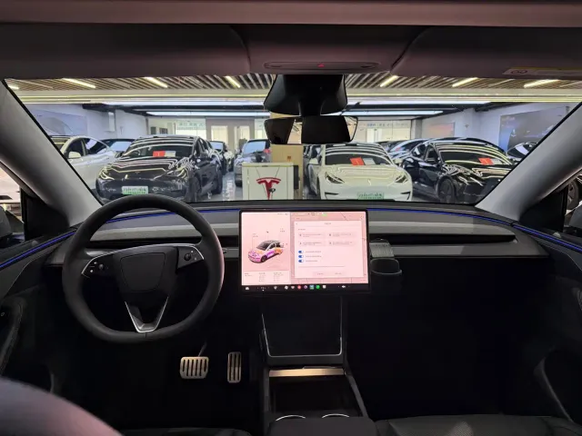 Tesla Model Y — Фото автомобиля 8