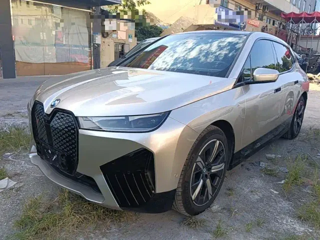 Фотография автомобиля — BMW iX
