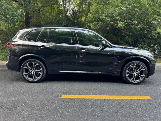 BMW X5 — Фото автомобиля 2