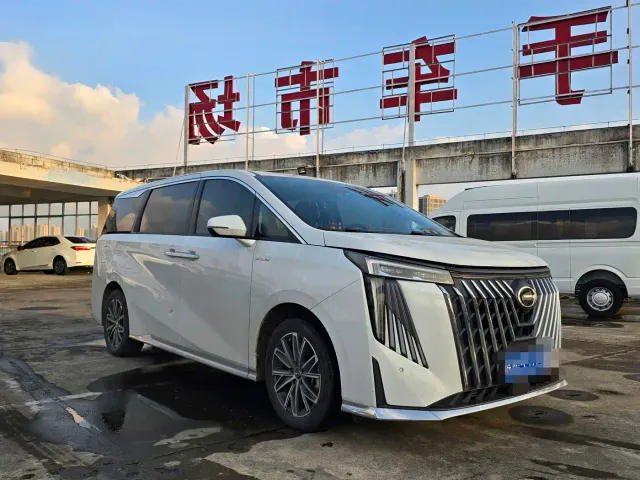 GAC Trumpchi M8 — Фото автомобиля 3
