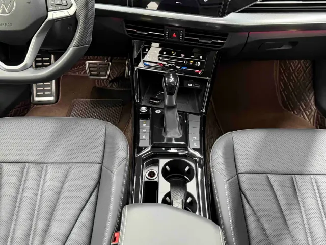 Volkswagen Passat — Фото автомобиля 21