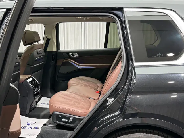 BMW X7 — Фото автомобиля 18