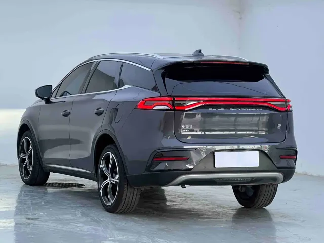 BYD Tang — Фото автомобиля 9