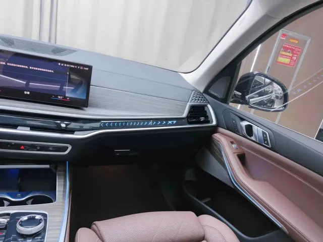 BMW X7 — Фото автомобиля 10