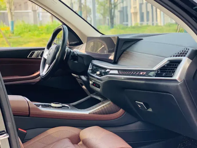 BMW X7 — Фото автомобиля 13