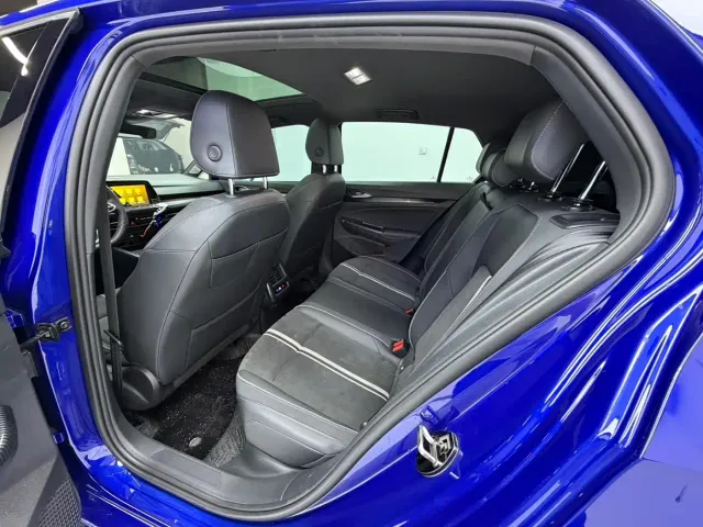 Volkswagen Golf — Фото автомобиля 15