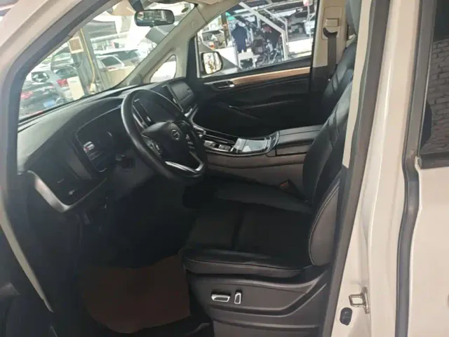 GAC Trumpchi M8 — Фото автомобиля 14