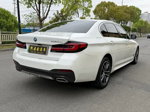 BMW 5 Series — Фото автомобиля 7