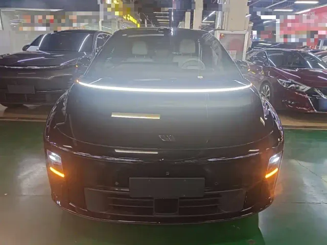 Li Auto i6 — Фото автомобиля 2