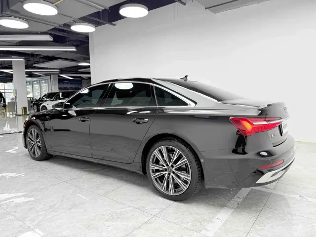 Audi A6L — Фото автомобиля 4