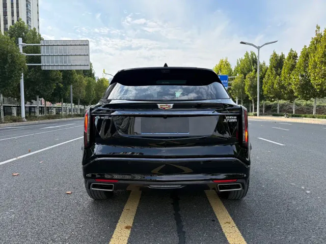 Cadillac XT5 — Фото автомобиля 10