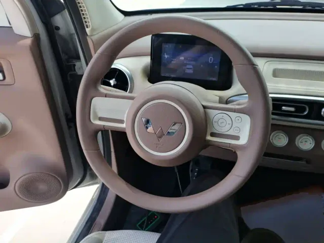 Wuling Hongguang Mini EV — Фото автомобиля 10