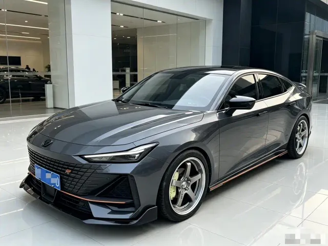 Фотография автомобиля — Changan UNI-V