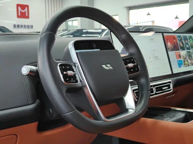 Li Auto L9 — Фото автомобиля 8