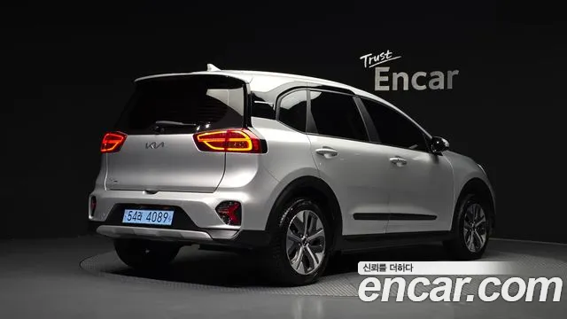 Kia Niro — Фото автомобиля 2