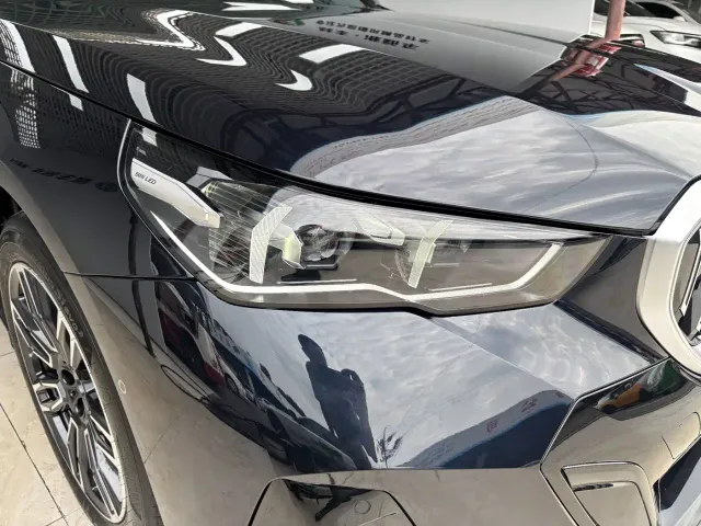 BMW 5 Series — Фото автомобиля 8