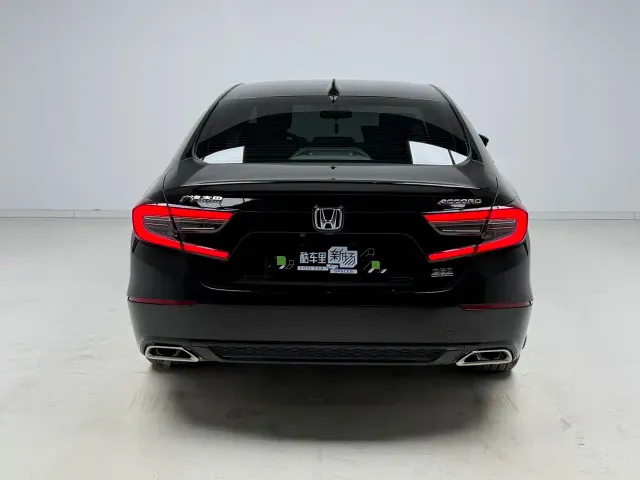 Honda Accord — Фото автомобиля 5