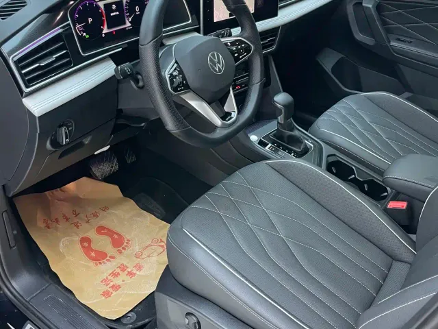 Volkswagen Tiguan L — Фото автомобиля 15