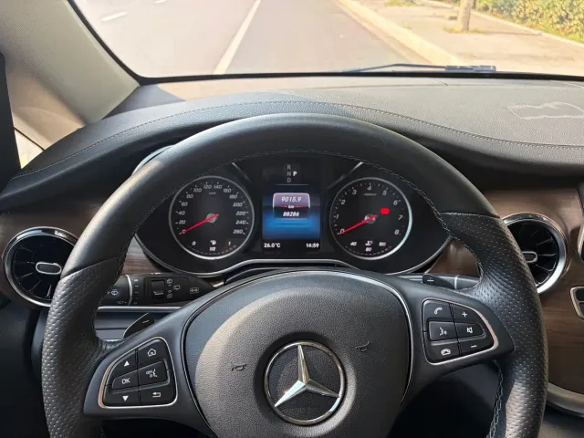 Mercedes-Benz V-Class — Фото автомобиля 13
