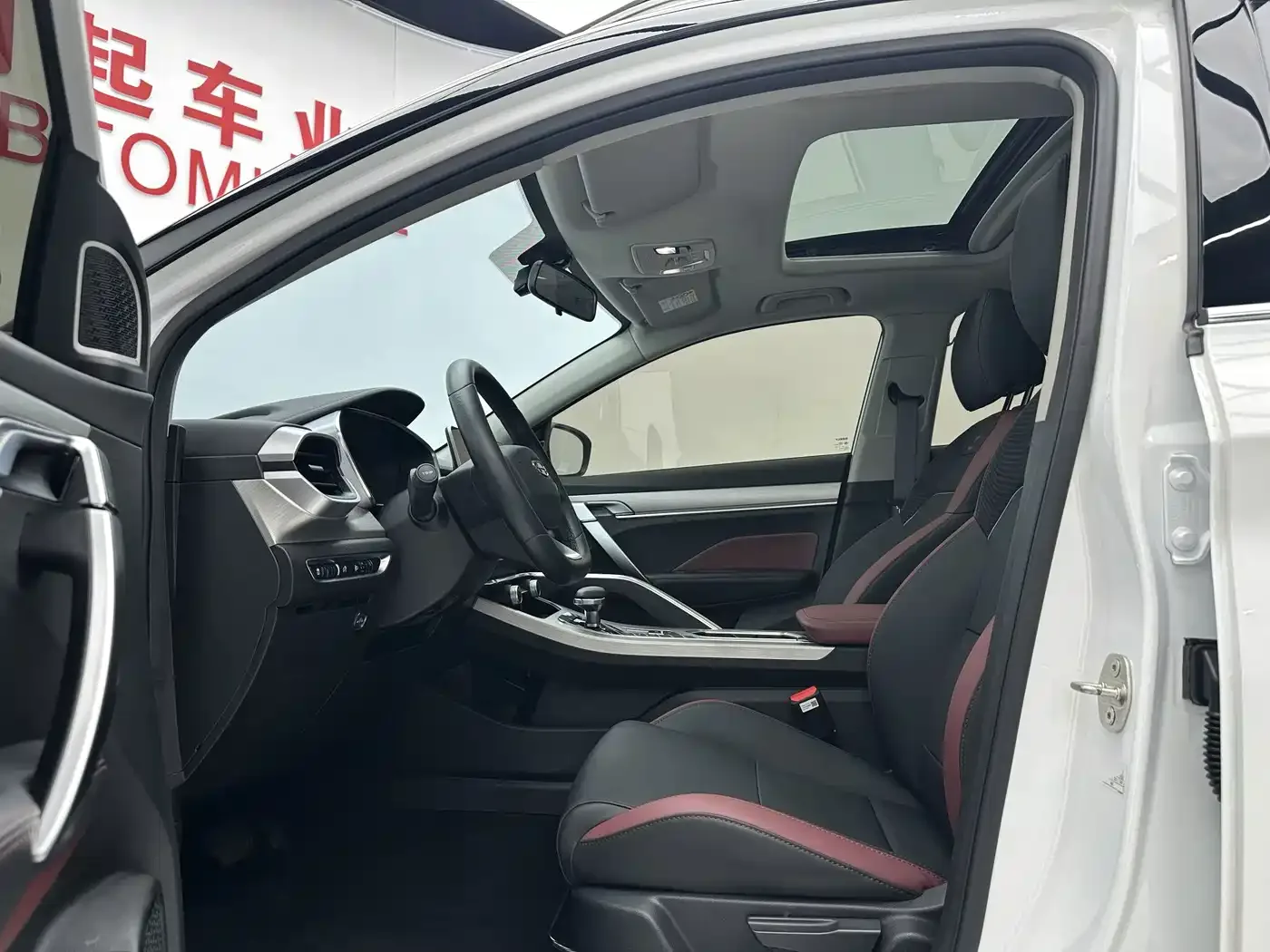 Geely Binyue 2021 1.4T DCT Diamond Edition — Фото автомобиля 4