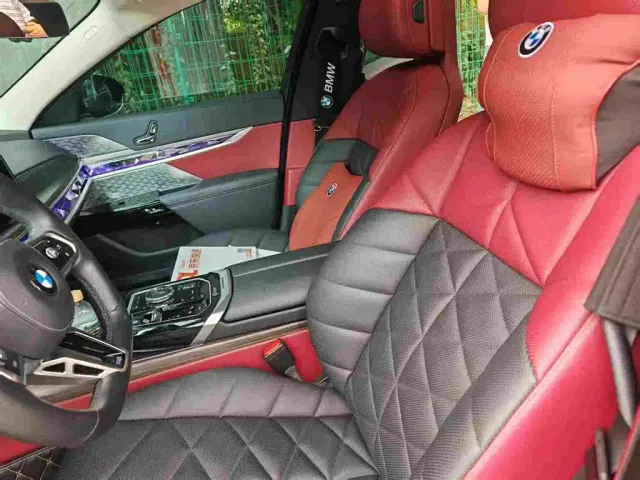 BMW 7 Series — Фото автомобиля 5