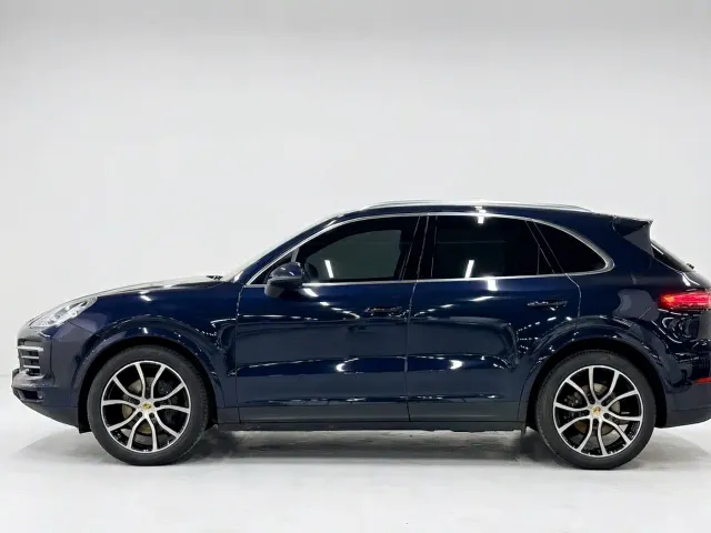 Porsche Cayenne — Фото автомобиля 3