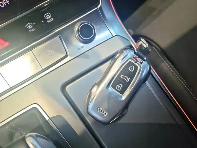 Audi A7L — Фото автомобиля 8