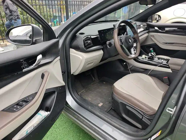 BYD Qin PLUS — Фото автомобиля 12