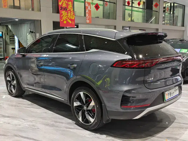 BYD Tang — Фото автомобиля 7