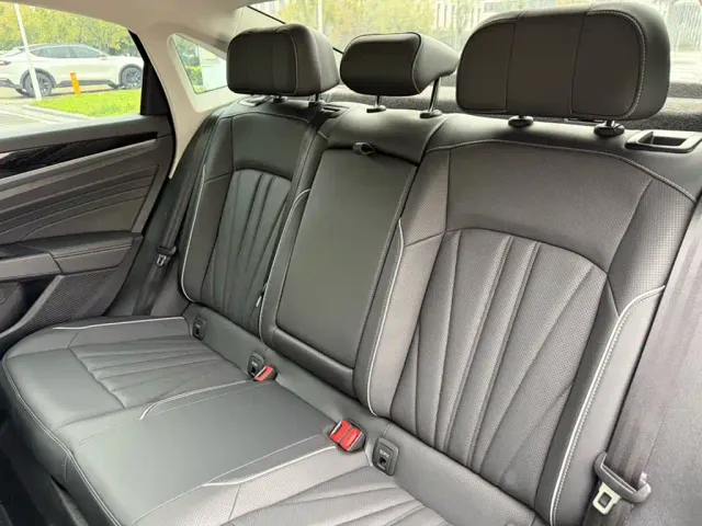 Volkswagen Passat — Фото автомобиля 17