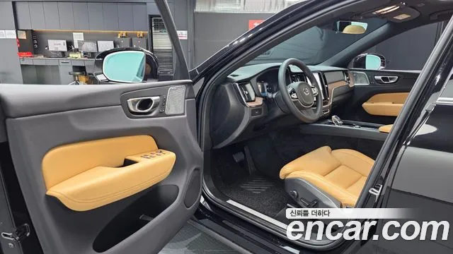 Вольво XC60 — Фото автомобиля 7