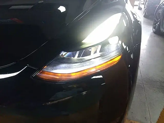 Tesla Model Y — Фото автомобиля 23