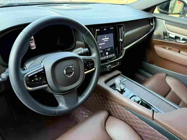 Volvo S90 — Фото автомобиля 6