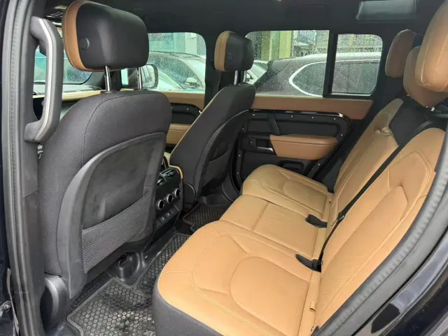 Land Rover Defender — Фото автомобиля 5