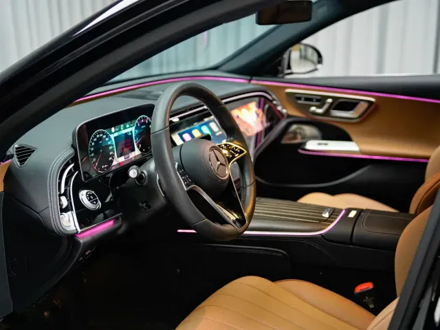 Mercedes-Benz E-Class — Фото автомобиля 16