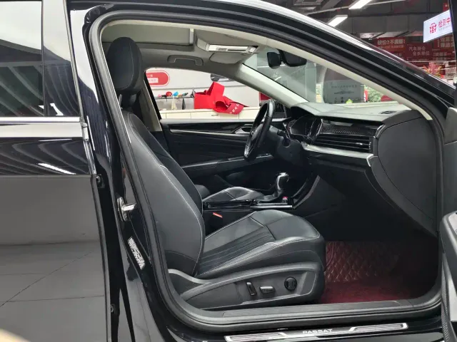 Volkswagen Passat — Фото автомобиля 7
