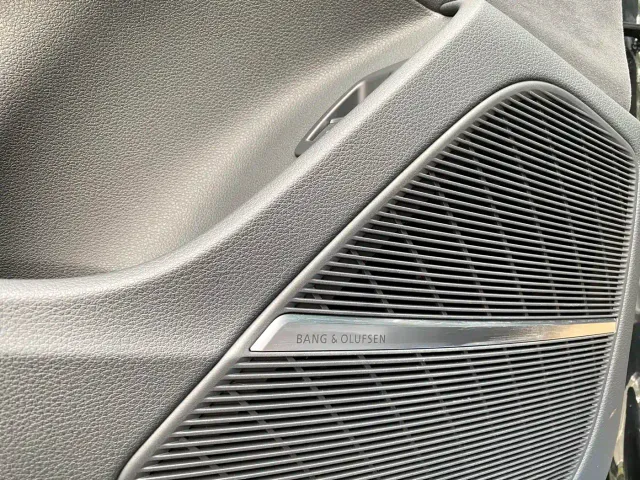 Audi SQ7 — Фото автомобиля 12