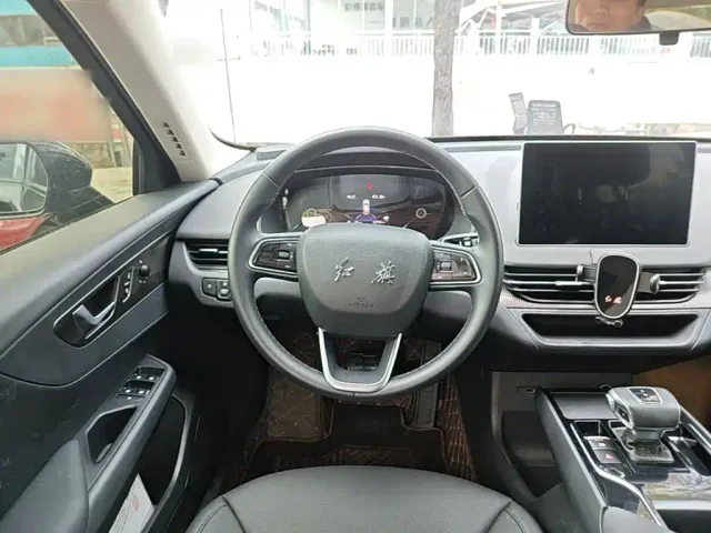 Hongqi E-QM5 — Фото автомобиля 10