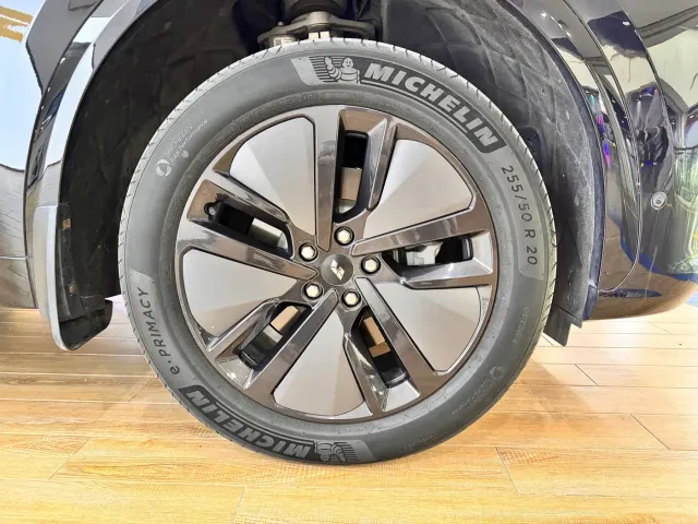 Li Auto L7 — Фото автомобиля 20