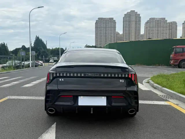 Lynk & Co 03 — Фото автомобиля 17