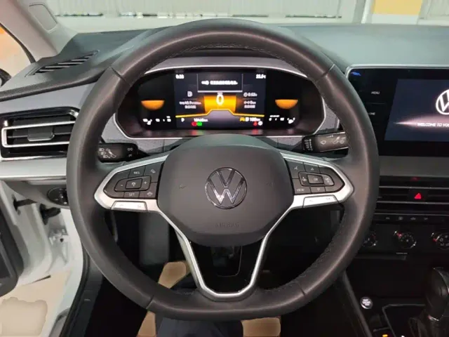 Volkswagen Lavida — Фото автомобиля 10