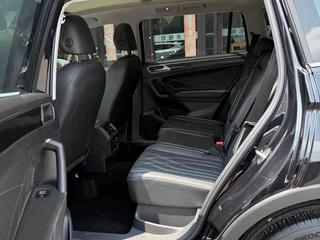 Volkswagen Tiguan L — Фото автомобиля 8
