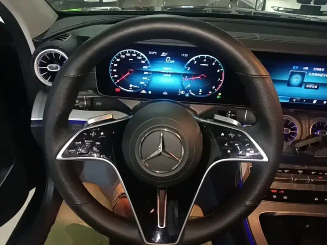 Mercedes-Benz Mercedes-Benz E-Class 2022 Second Facelift E 300 L Premium — Фото автомобиля 10
