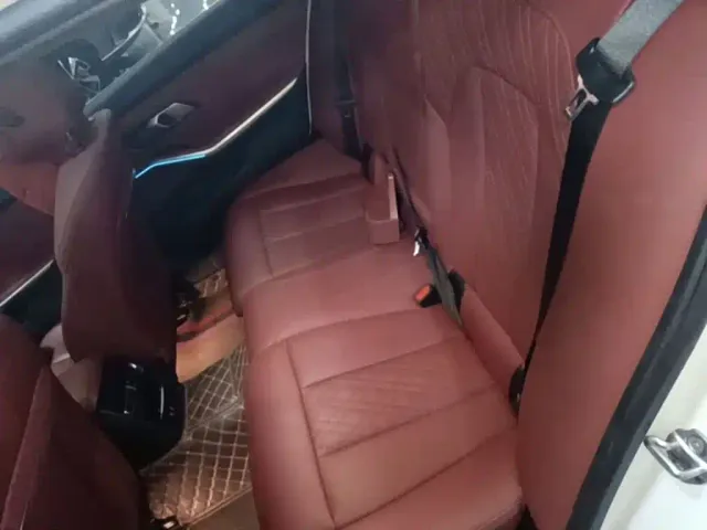 BMW 3 Series — Фото автомобиля 16