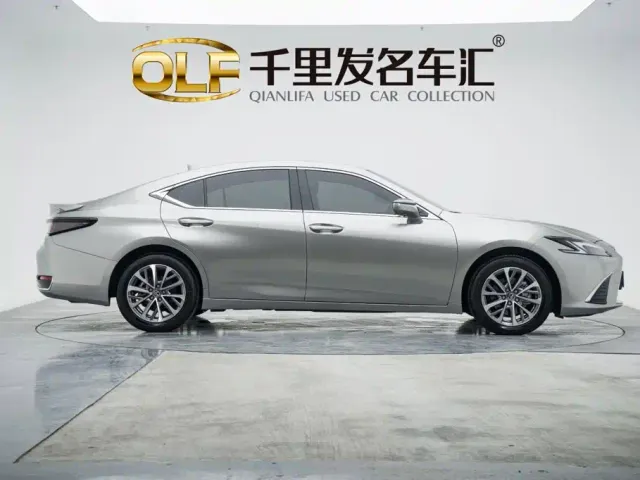 Lexus ES — Фото автомобиля 5