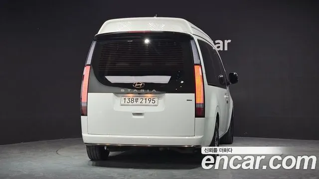 Hyundai Staria Staria 4WD Lounge 9 мест — Фото автомобиля 3