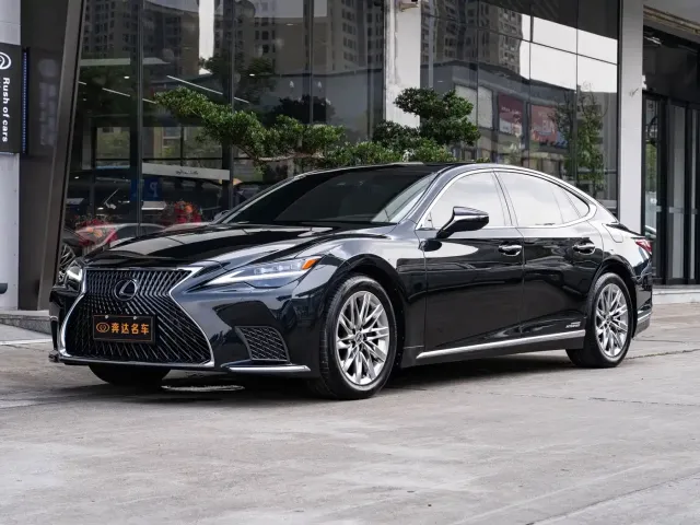 Фотография автомобиля — Lexus LS